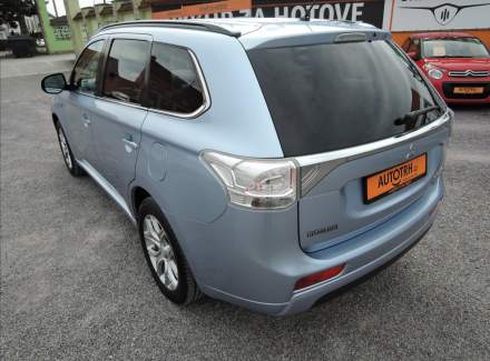 Mitsubishi - Outlander