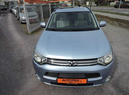 Mitsubishi - Outlander