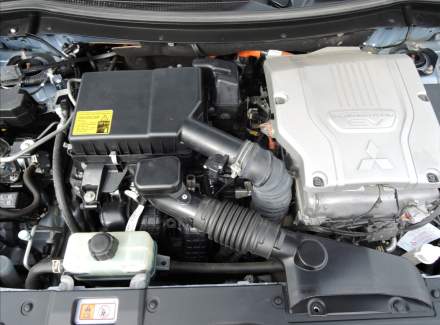 Mitsubishi - Outlander