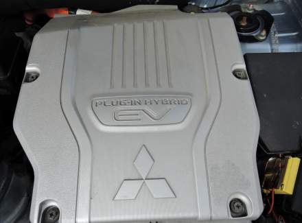 Mitsubishi - Outlander