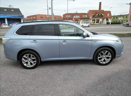 Mitsubishi - Outlander