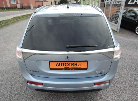Mitsubishi - Outlander