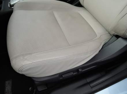 Mitsubishi - Outlander