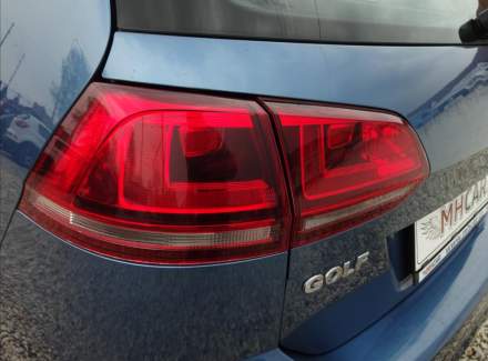Volkswagen - Golf