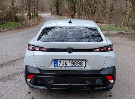 Peugeot - 408