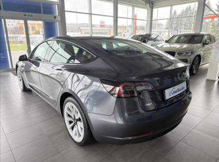 Tesla - Model 3