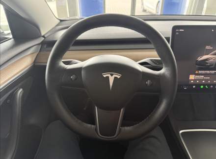 Tesla - Model 3