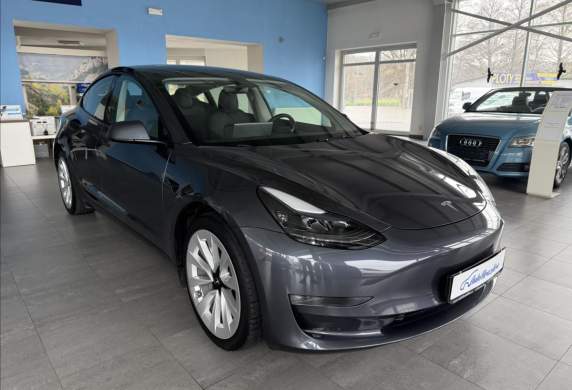 Tesla - Model 3