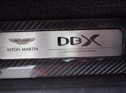 Aston Martin - DBX