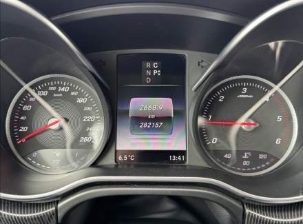 Mercedes-Benz - V-class