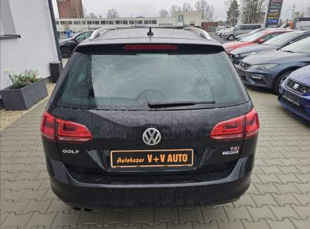 Volkswagen - Golf