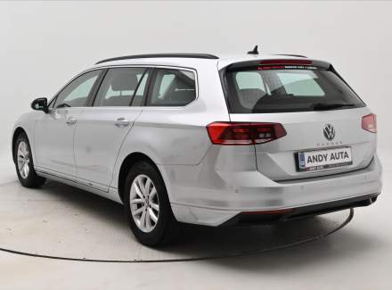 Volkswagen - Passat
