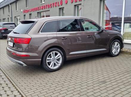 Audi - Q7