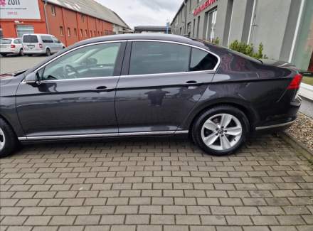 Volkswagen - Passat