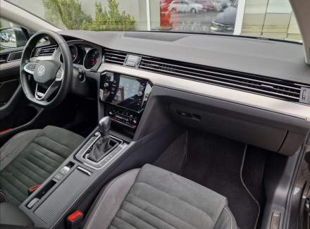 Volkswagen - Passat