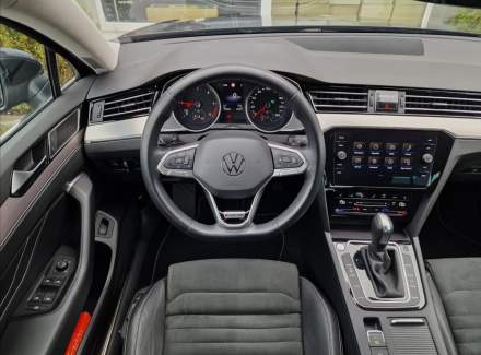 Volkswagen - Passat
