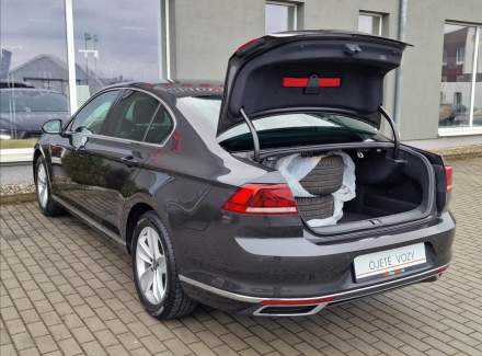 Volkswagen - Passat