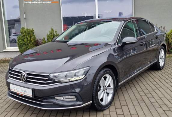 Volkswagen - Passat