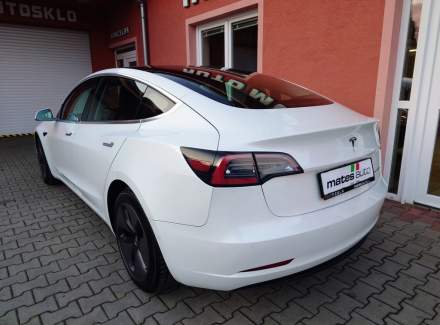 Tesla - Model 3