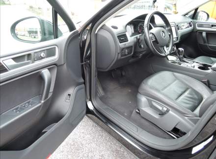 Volkswagen - Touareg