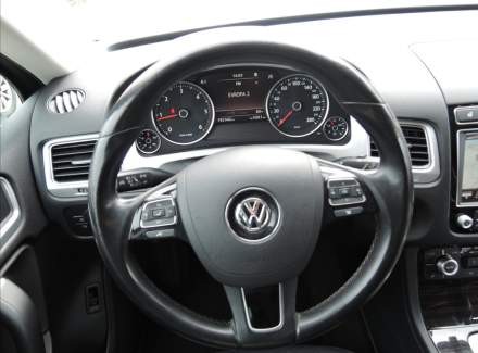 Volkswagen - Touareg