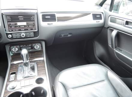 Volkswagen - Touareg