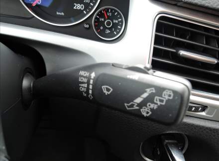 Volkswagen - Touareg