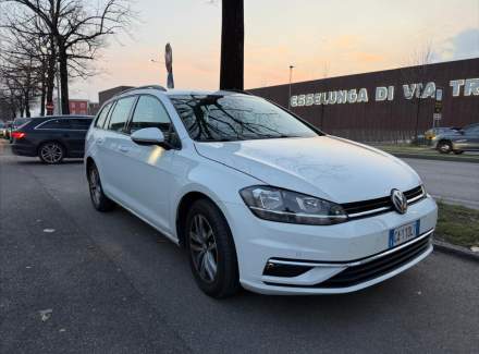 Volkswagen - Golf