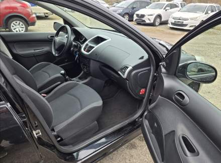 Peugeot - 206