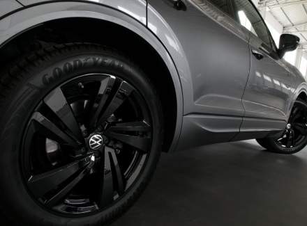 Volkswagen - Touareg