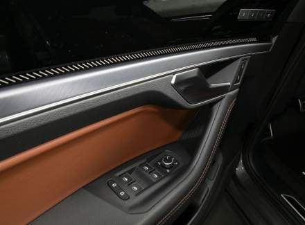 Volkswagen - Touareg