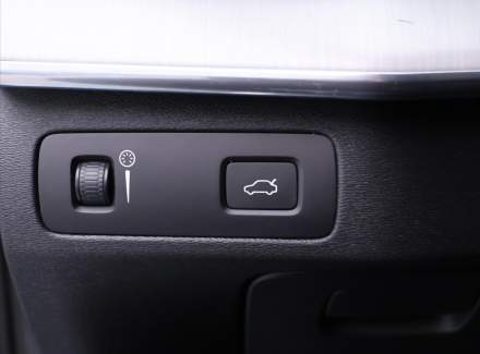 Volvo - XC90
