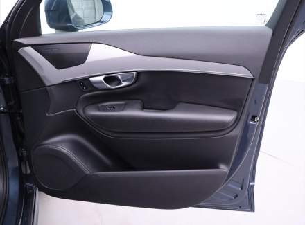 Volvo - XC90