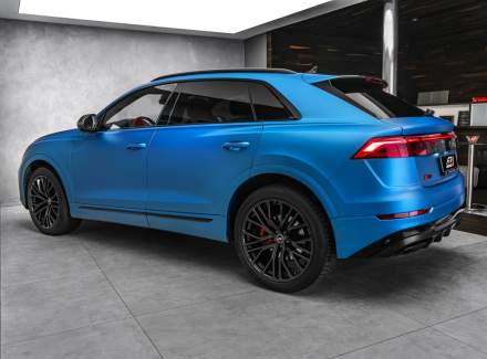 Audi - Q8