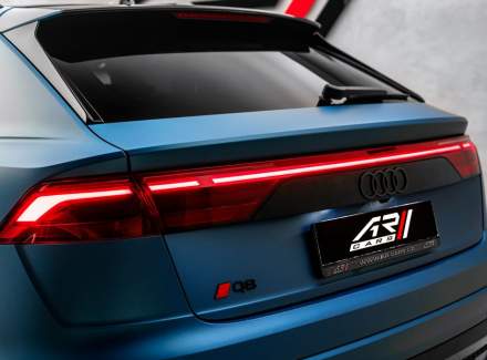 Audi - Q8