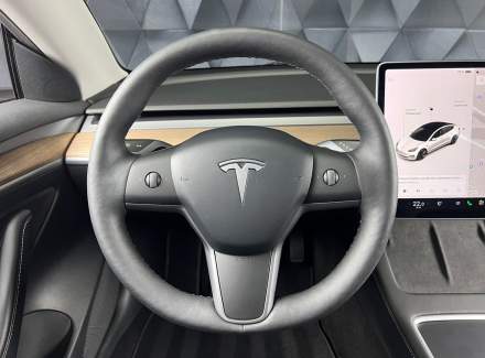 Tesla - Model 3