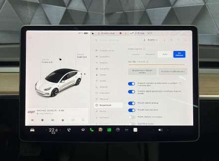 Tesla - Model 3