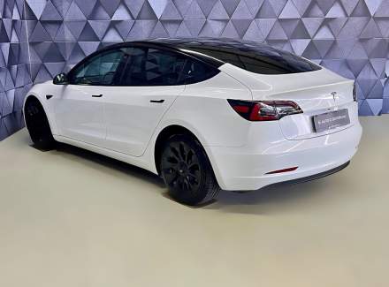 Tesla - Model 3
