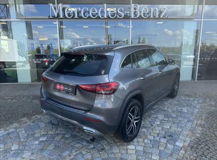 Mercedes-Benz - GLA