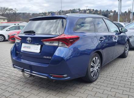 Toyota - Auris
