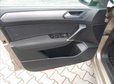 Volkswagen - Touran