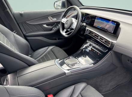 Mercedes-Benz - EQC