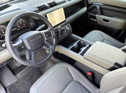 Land Rover - Defender