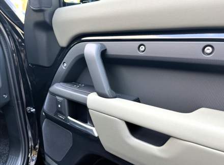 Land Rover - Defender