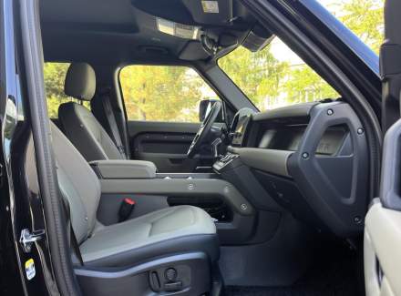 Land Rover - Defender