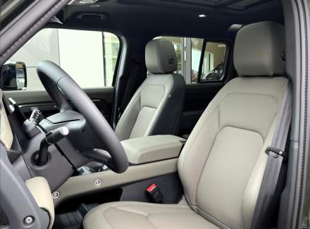 Land Rover - Defender