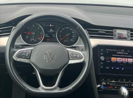 Volkswagen - Passat