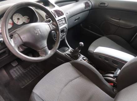 Peugeot - 206