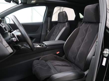 DS Automobiles - DS7 Crossback