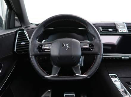 DS Automobiles - DS7 Crossback